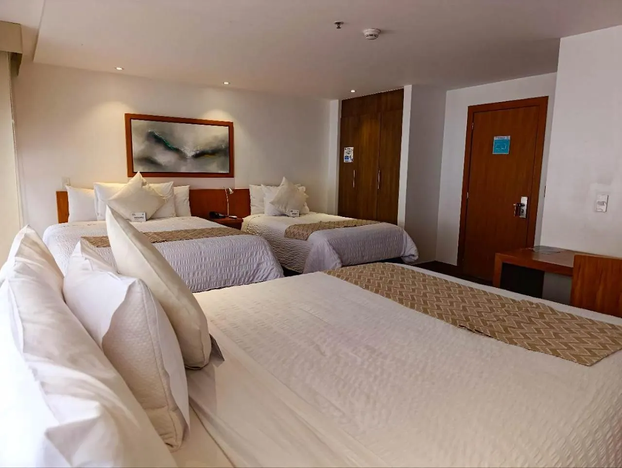 Zen Hotel Quito 4*,  Ecuador